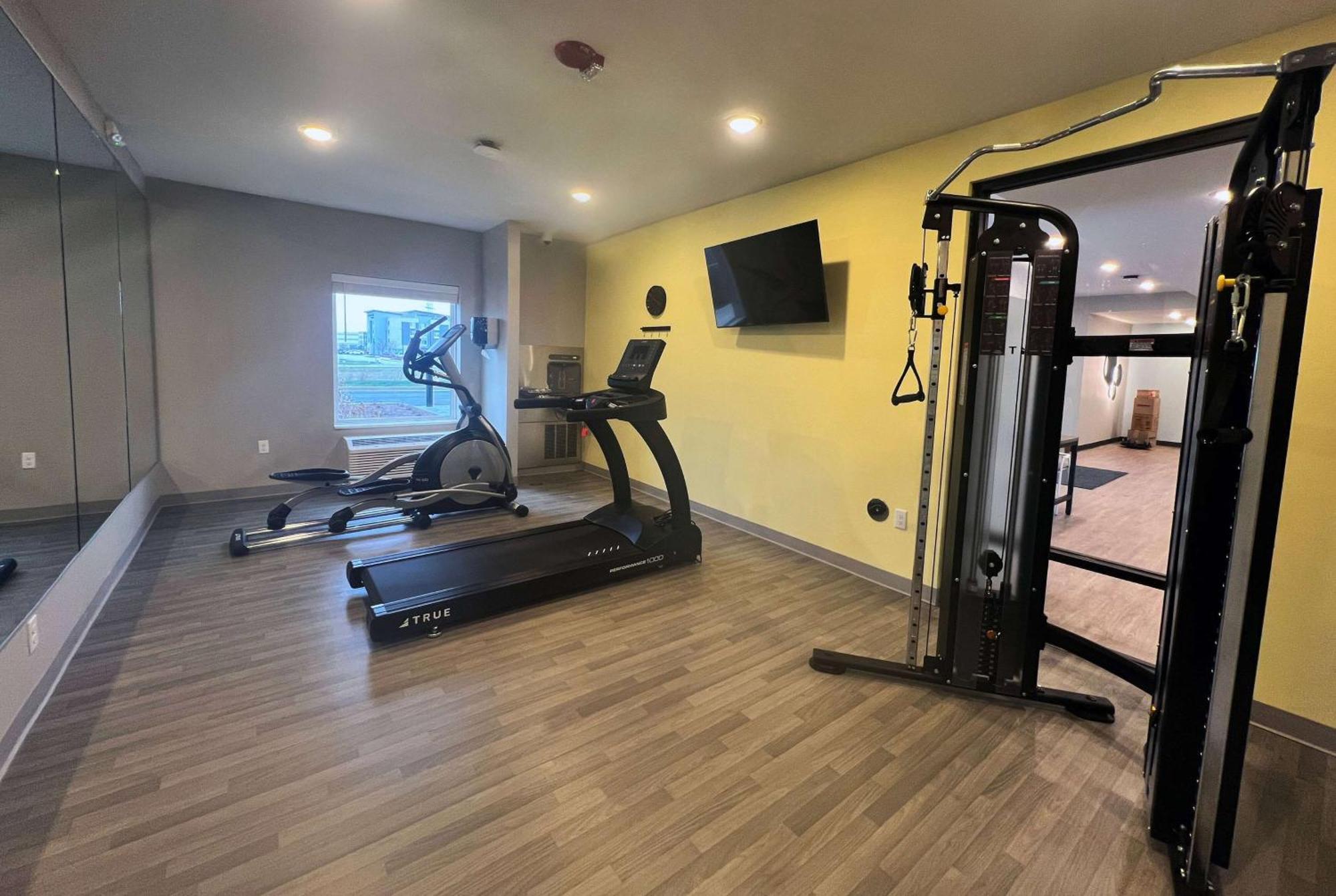 Echo Suites Extended Stay By Wyndham Indianapolis Ameriplex Extérieur photo